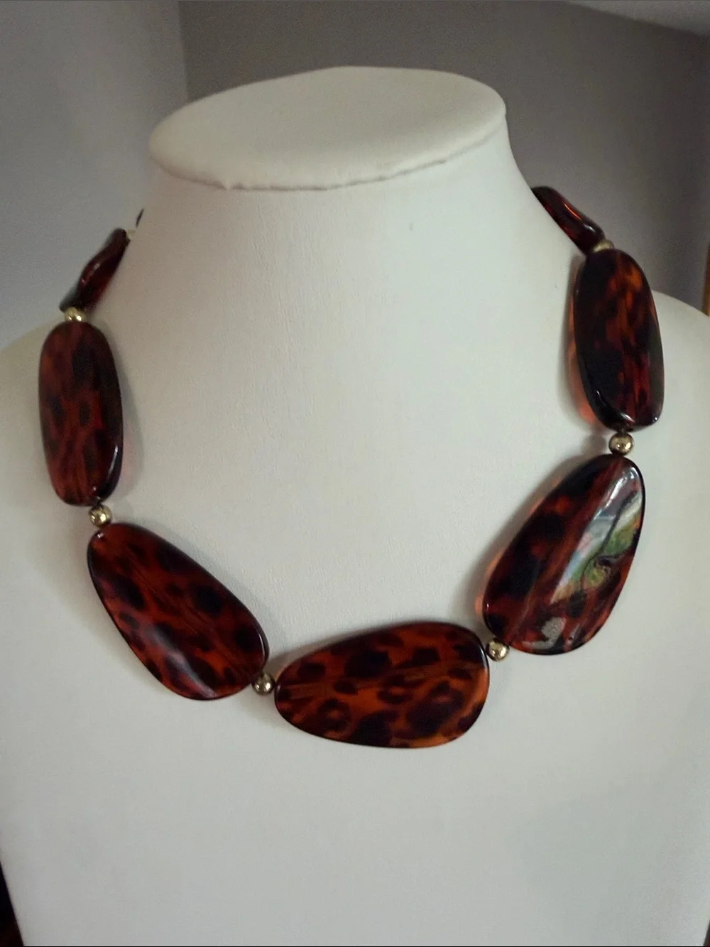 Y2K Tortoiseshell Resin Statement Necklace - Brown